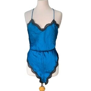 ❤️Lindsey Roscoe for Farr West teddy size small